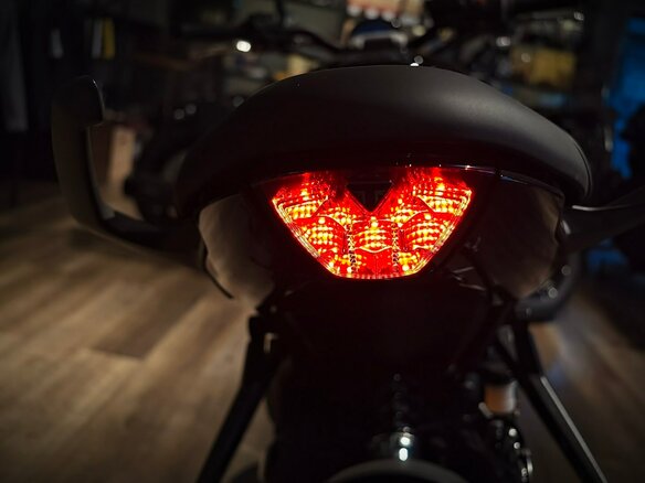 2026 Triumph Trident 660, чёрный, 1090000 рублей - вид 9