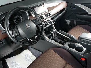 2022 Mitsubishi Xpander Cross I, белый, 2559000 рублей, вид 4