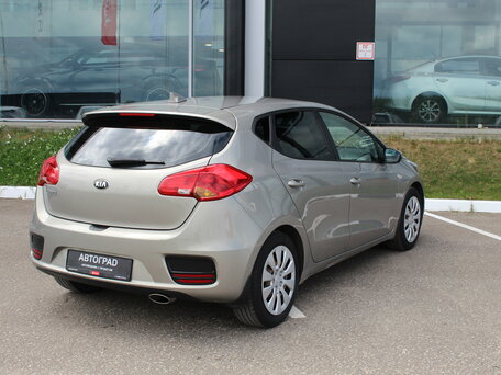 2017 Kia Ceed II Рестайлинг, серебристый, 1180000 рублей, вид 4