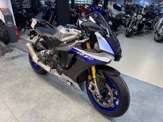 2017 Yamaha YZF-R1, серый, 1990000 рублей, вид 5