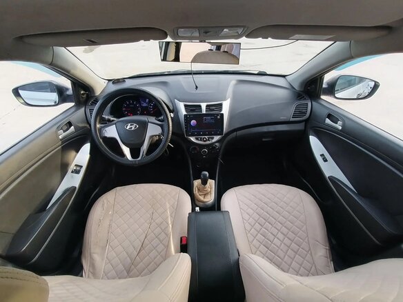 2012 Hyundai Solaris I, серебристый, 490000 рублей - вид 6