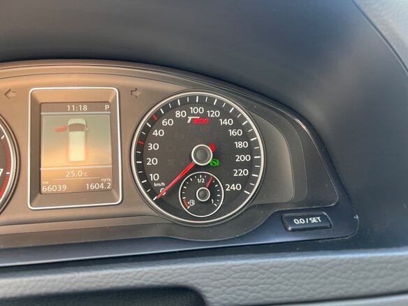 2013 Volkswagen Multivan T5 Рестайлинг, белый, 4500000 рублей - вид 8