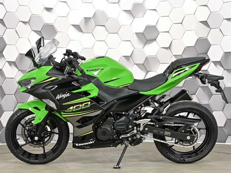 2023 Kawasaki Ninja 400, зелёный, 699000 рублей, вид 4