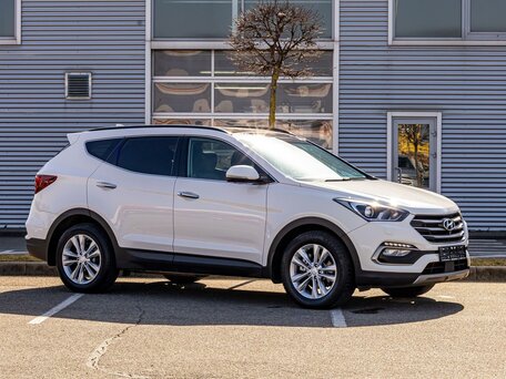 2017 Hyundai Santa Fe III Рестайлинг, белый, 1705000 рублей, вид 3