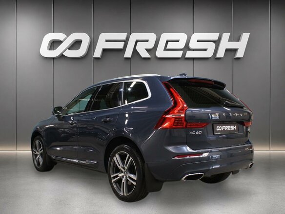 2020 Volvo XC60 II, голубой, 3450000 рублей - вид 1