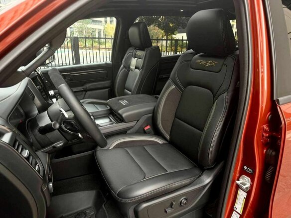 2023 Ram 1500 Crew Cab TRX V, оранжевый, 16490000 рублей - вид 32