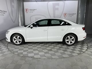 2017 Audi A3 III (8V) Рестайлинг, белый, 1350000 рублей, вид 5