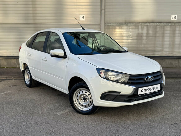 2025 Lada (ВАЗ) Granta I Рестайлинг, белый - вид 2