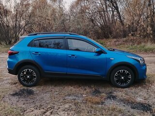 2021 Kia Rio X IV Рестайлинг, синий, 1900000 рублей, вид 4