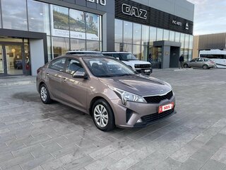 2020 Kia Rio IV Рестайлинг, коричневый, 1420000 рублей, вид 3