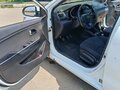 2012 Kia Rio 5-speed III, белый, 500000 рублей - вид 4