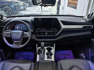 2025 Toyota Highlander IV (XU70), чёрный, 6560000 рублей, вид 5