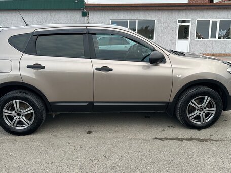 2011 Nissan Qashqai I Рестайлинг, коричневый, 950000 рублей, вид 4