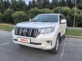 2021 Toyota Land Cruiser Prado 150 Series Рестайлинг 3, белый, 5430000 рублей, вид 3
