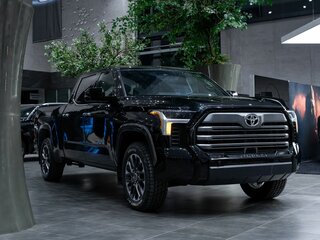 2022 Toyota Tundra Double Cab III, чёрный, 7490000 рублей, вид 3