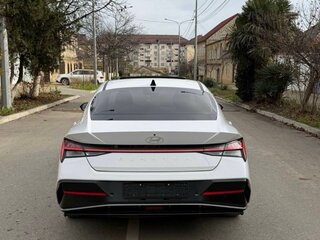 2023 Hyundai Elantra VII (CN7) Рестайлинг, белый, 1750000 рублей, вид 4