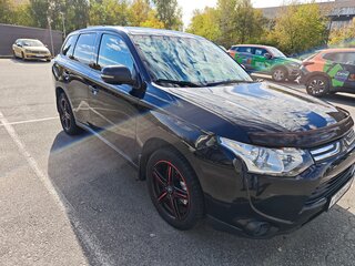 2013 Mitsubishi Outlander III, чёрный, 1100000 рублей, вид 2