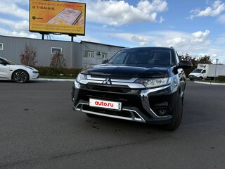 2019 Mitsubishi Outlander III Рестайлинг 3, чёрный, 1650000 рублей, вид 3