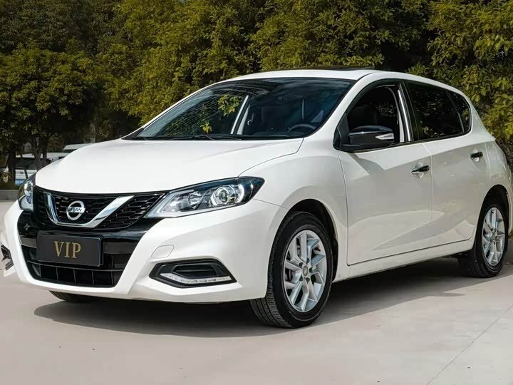 Открыть фотографии: Nissan Tiida II (China Market)