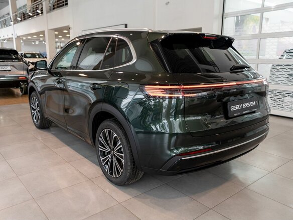 2026 Geely EX5 Гибрид EM-R, зелёный, 3829990 рублей - вид 3