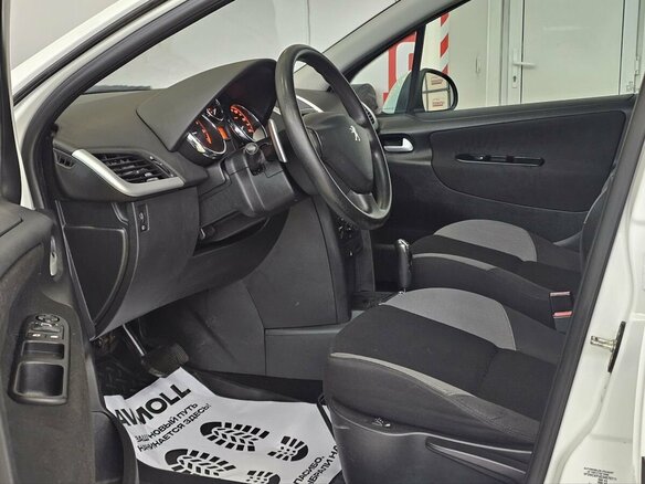 2008 Peugeot 207 I, белый, 589000 рублей - вид 9