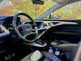 2022 Audi Q5 e-tron 50, серый, 4950000 рублей, вид 5