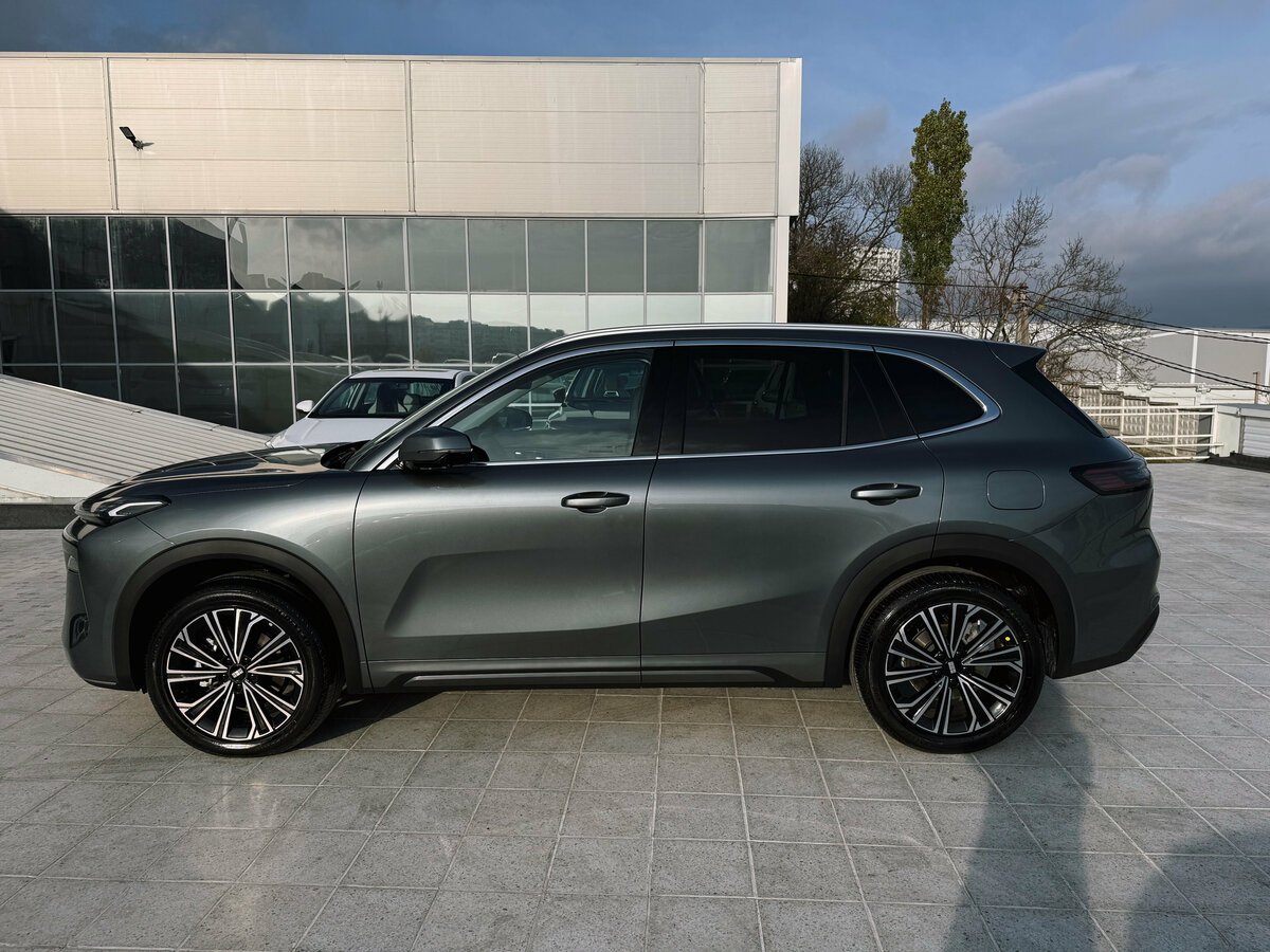 Электрический Geely EX5 сменил компоновку и получил 333 л.с.