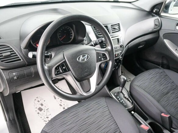 2014 Hyundai Solaris I Рестайлинг, серебристый, 1049000 рублей - вид 7