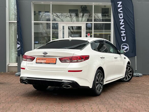 2018 Kia Optima IV Рестайлинг, белый, 1579000 рублей - вид 1