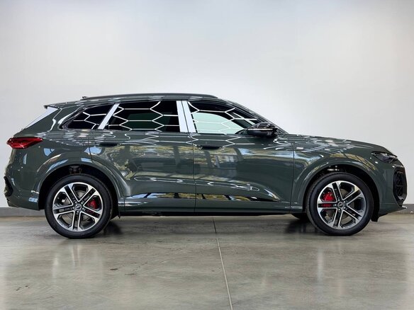 2026 Audi Q5 L III (GU), зелёный, 6100000 рублей - вид 3