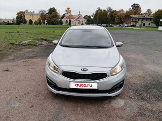 2017 Kia Ceed II Рестайлинг, серебристый, 1050000 рублей, вид 2