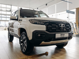 2026 Lada (ВАЗ) Niva Travel I Рестайлинг, белый, 1789000 рублей, вид 3