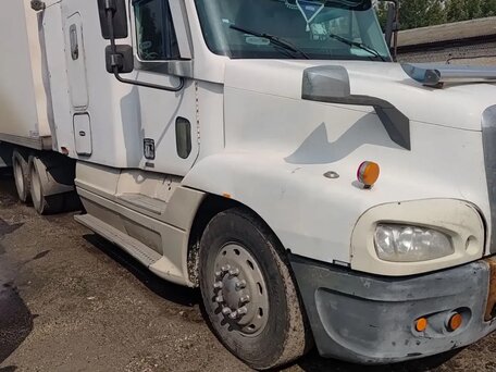 2005 Freightliner Century Class, белый, 750000 рублей, вид 2