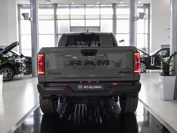 2025 Ram 1500 RHO V Рестайлинг, зелёный, 12953911 рублей - вид 14