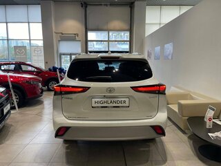 2026 Toyota Highlander IV (XU70), белый, 6100000 рублей, вид 5