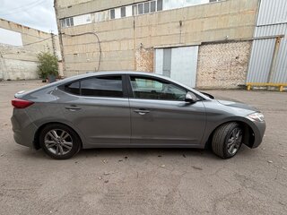2018 Hyundai Elantra VI (AD), серебристый, 1300000 рублей, вид 4