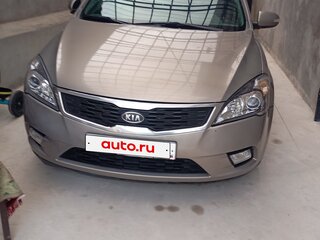 2010 Kia Ceed I Рестайлинг, серебристый, 870000 рублей, вид 2