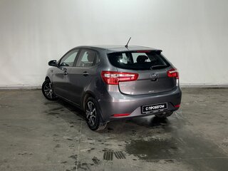 2015 Kia Rio 6-speed III, серый, 940000 рублей, вид 4