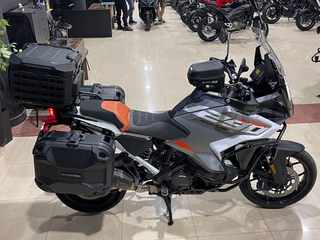 2023 KTM 1290 Super Adventure S, белый, 1590000 рублей, вид 5