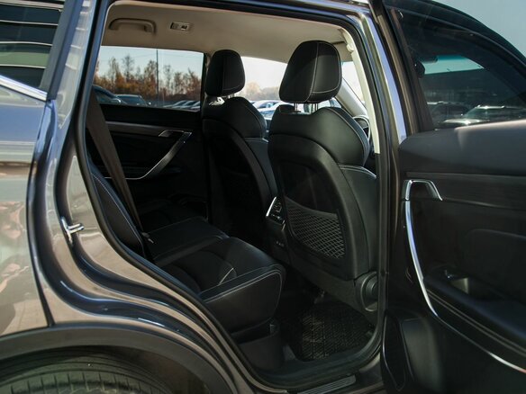 2022 Geely Atlas Pro, серый, 1830000 рублей - вид 12