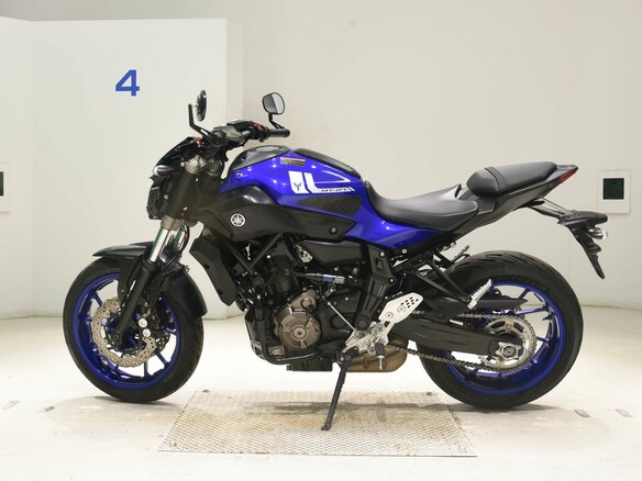 2017 Yamaha MT-07 (FZ-07), синий, 650000 рублей - вид 4