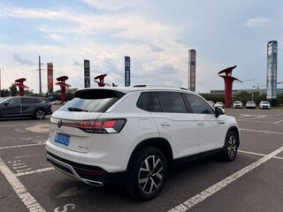 2023 Volkswagen Tayron I Рестайлинг, белый, 1992000 рублей, вид 4