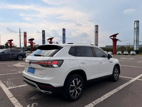 2023 Volkswagen Tayron I Рестайлинг, белый, 1992000 рублей, вид 4