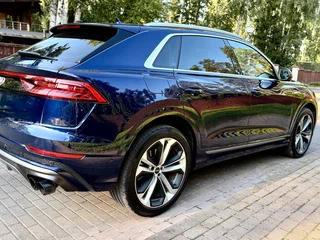 2019 Audi Q8 55 TFSI I (4M), синий, 5400000 рублей, вид 2