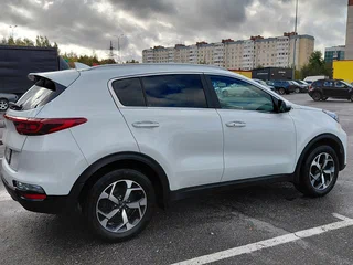 2022 Kia Sportage IV Рестайлинг, белый, 2950000 рублей, вид 5