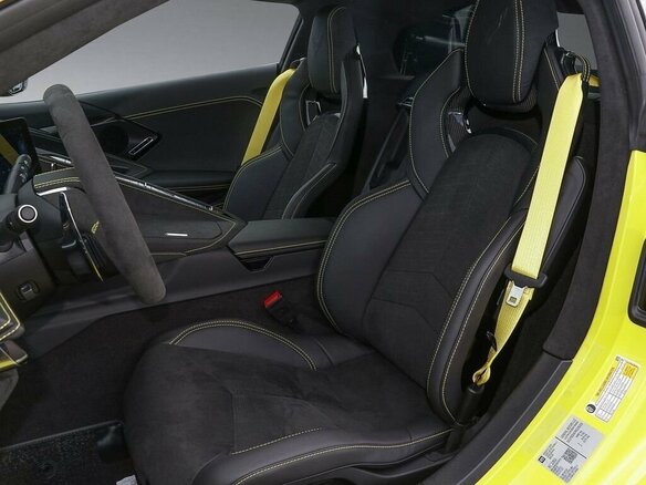 2025 Chevrolet Corvette Stingray C8, жёлтый, 23000000 рублей - вид 9
