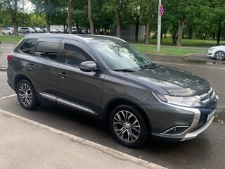 2018 Mitsubishi Outlander III Рестайлинг 2, серый, 1885000 рублей, вид 3