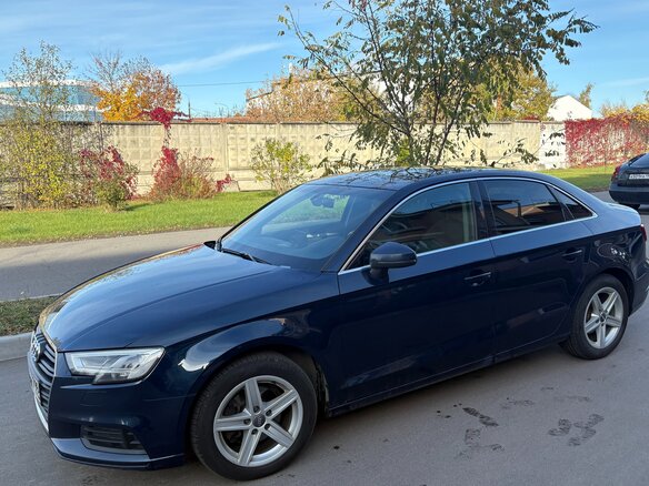 2019 Audi A3 III (8V) Рестайлинг, синий, 1650000 рублей - вид 1