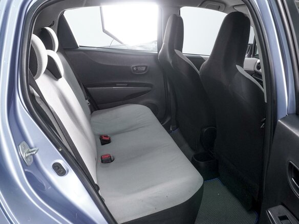 2013 Toyota Vitz III (XP130), синий, 450000 рублей - вид 10