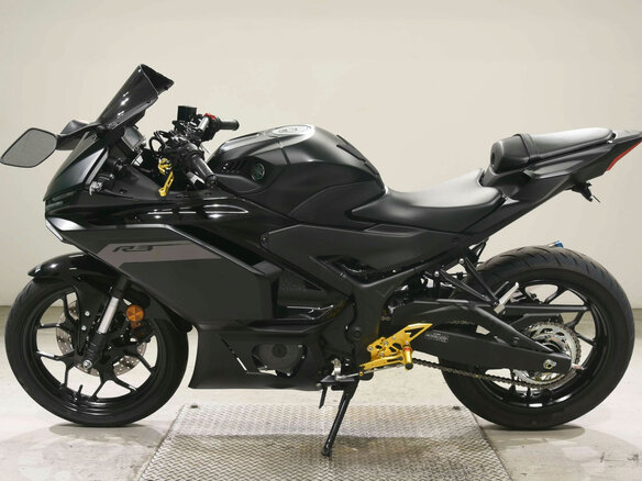 2025 Yamaha YZF-R3, чёрный, 670000 рублей - вид 5